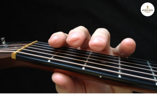 Học đàn guitar dễ hay khó? Góc nhìn thực tế cho người mới bắt đầu 5 Học đàn guitar dễ hay khó